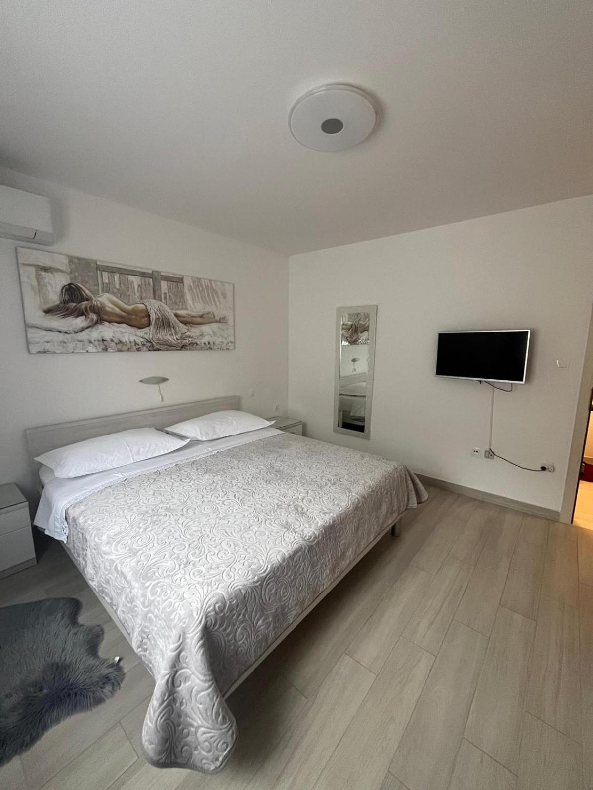 Apartman Tessa ヴェラ・ルカ エクステリア 写真